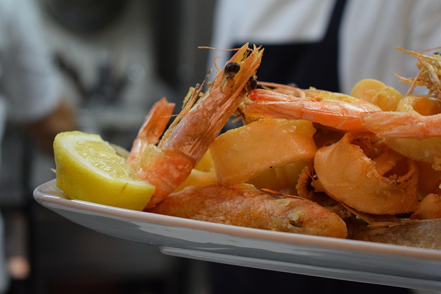food, dish, seafood, nature, fried shrimp, fried calamari, fried squid, fried fish, lemon, meal, fried, shrimp, squid, fish, salmon, healthy, cuisine, tasty, delicious