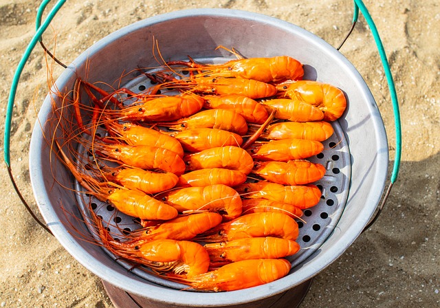 Для приготовления домашней паэльи с морепродуктами подготовьте следующие ингредиенты: