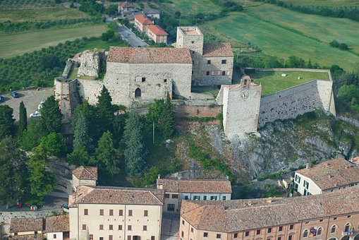 Free Verucchio Castle photo and picture