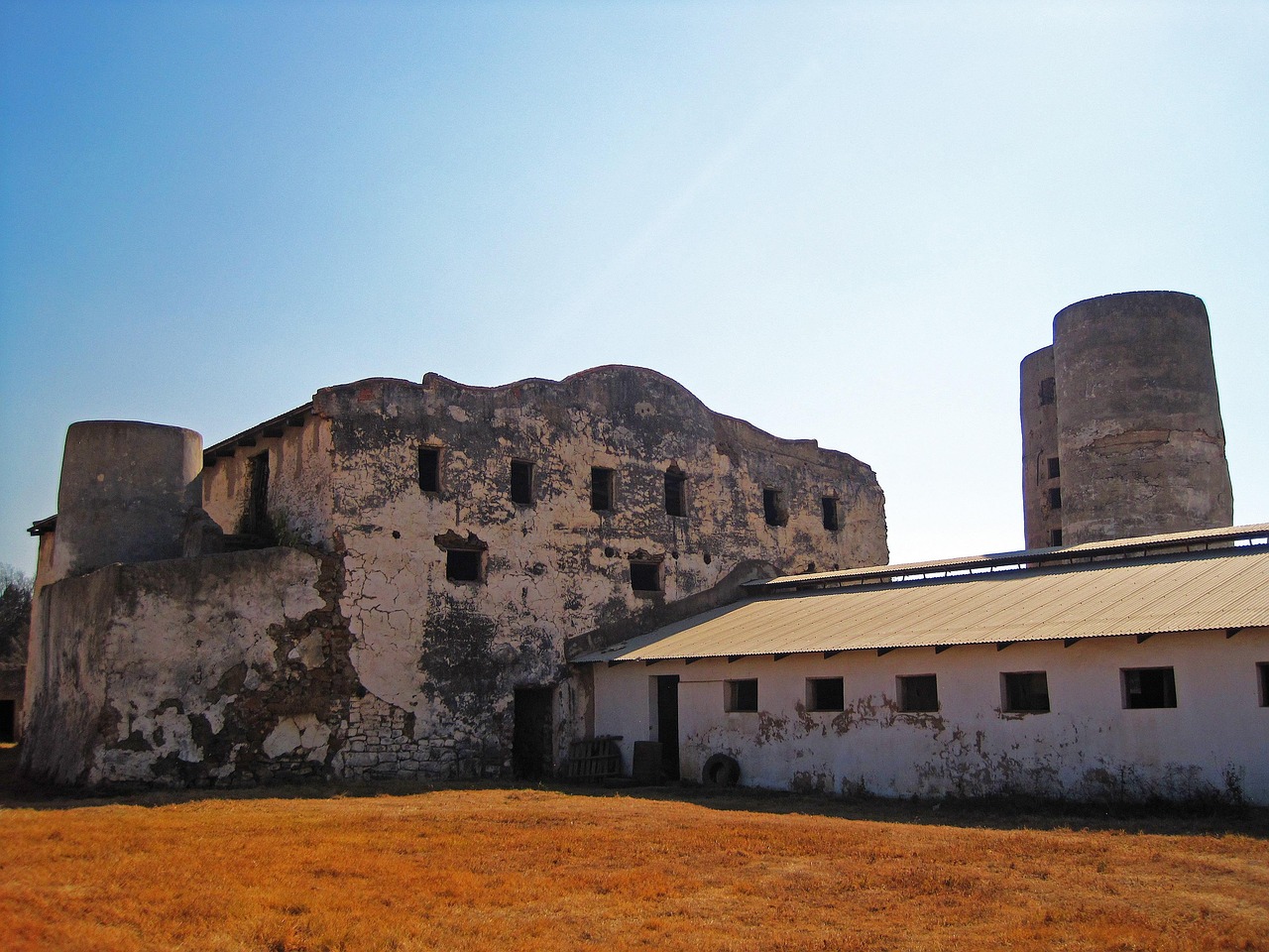 Buildings - free online jigsaw puzzle photo