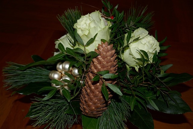 Free White Roses Romance photo and picture