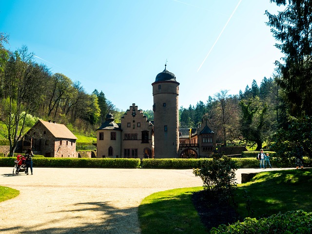 Free Mespelbrunn Moated Castle photo and picture