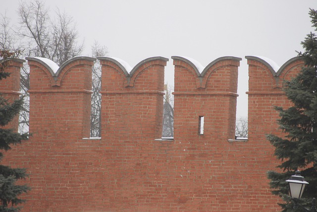 Historie, Arkitektur, Fæstning, Bygning