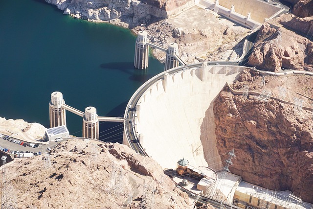 Vs, Stofzuiger Dam, Nevada, Water