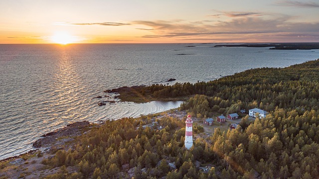 Free Lighthouse Sea photo and picture