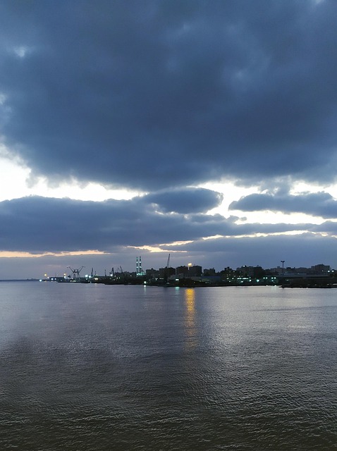 Free Port Sea photo and picture