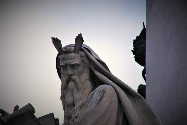 Free Estatua Religion photo and picture