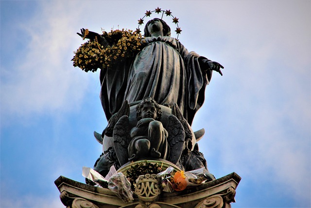 Free Maria Estatua photo and picture