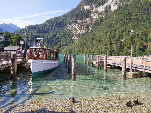 Free Lake Boat photo and picture