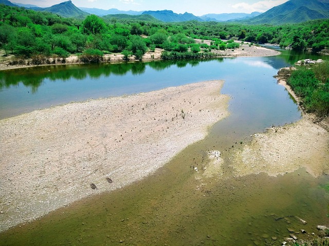 Free Rio Montañas photo and picture