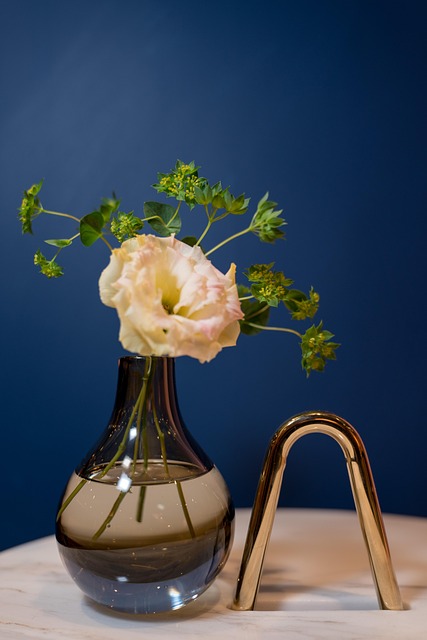 Free 鲜花 水瓶 photo and picture