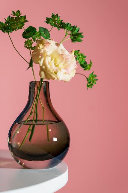 Free 鲜花 水瓶 photo and picture