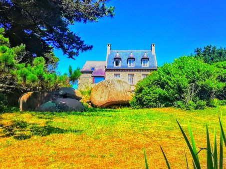 Haus, Bretagne, Frankreich, Felsen