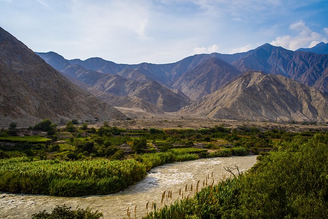 Free Mountains River photo and picture