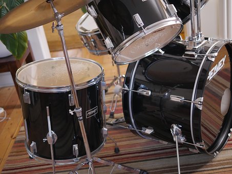 Trommer, Musik, Instrumenter, Band
