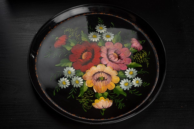 Tray, Zhostovo, Technique, Pintura
