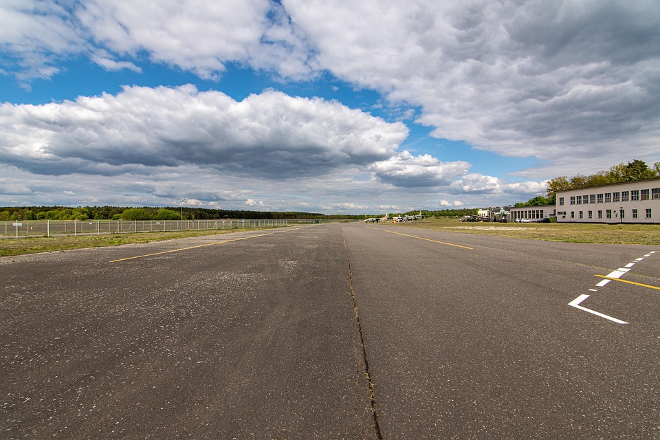 Startbahn Rollfeld Flughafen Kostenloses Foto Auf Pixabay Pixabay Startbahn Rollfeld Flughafen Kostenloses Foto Auf Pixabay Pixabay