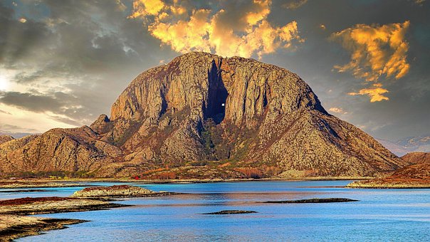 Free Mountain Island photo and picture