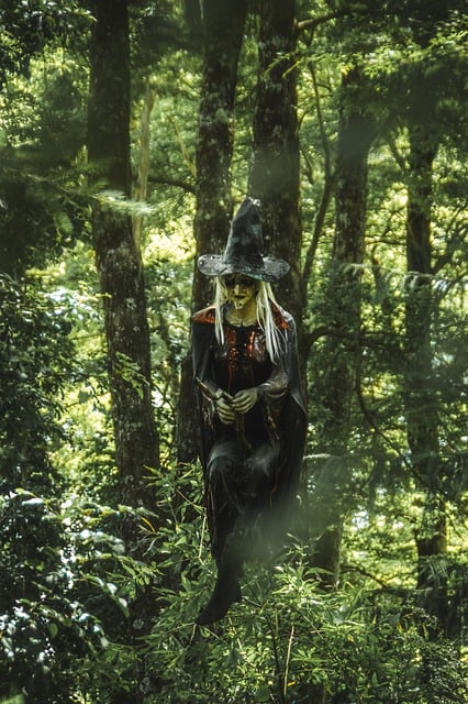 Bruxa, Feitiçaria, Xamã, Arvores
