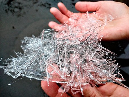 https://cdn.pixabay.com/photo/2021/02/12/21/44/ice-6009755__340.jpg