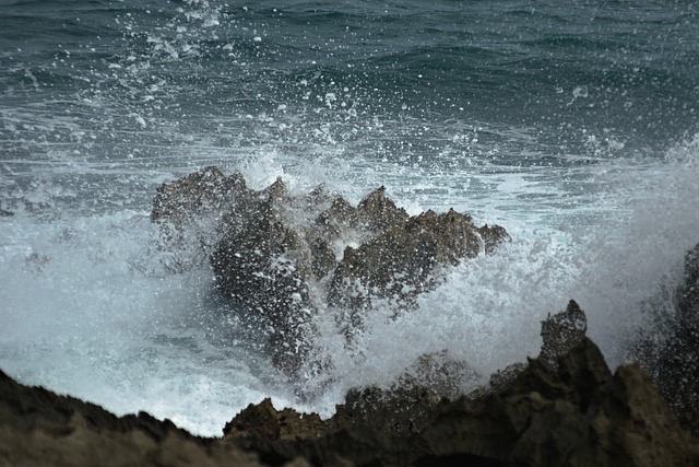 Free Wave Rocks photo and picture
