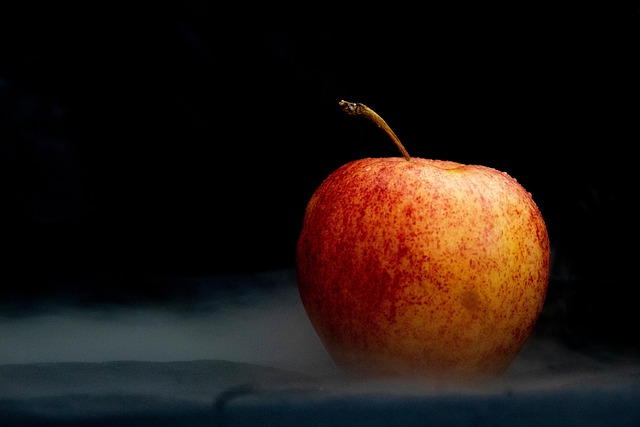 Apfel, Obst, Rot, Schwarzer Hintergrund