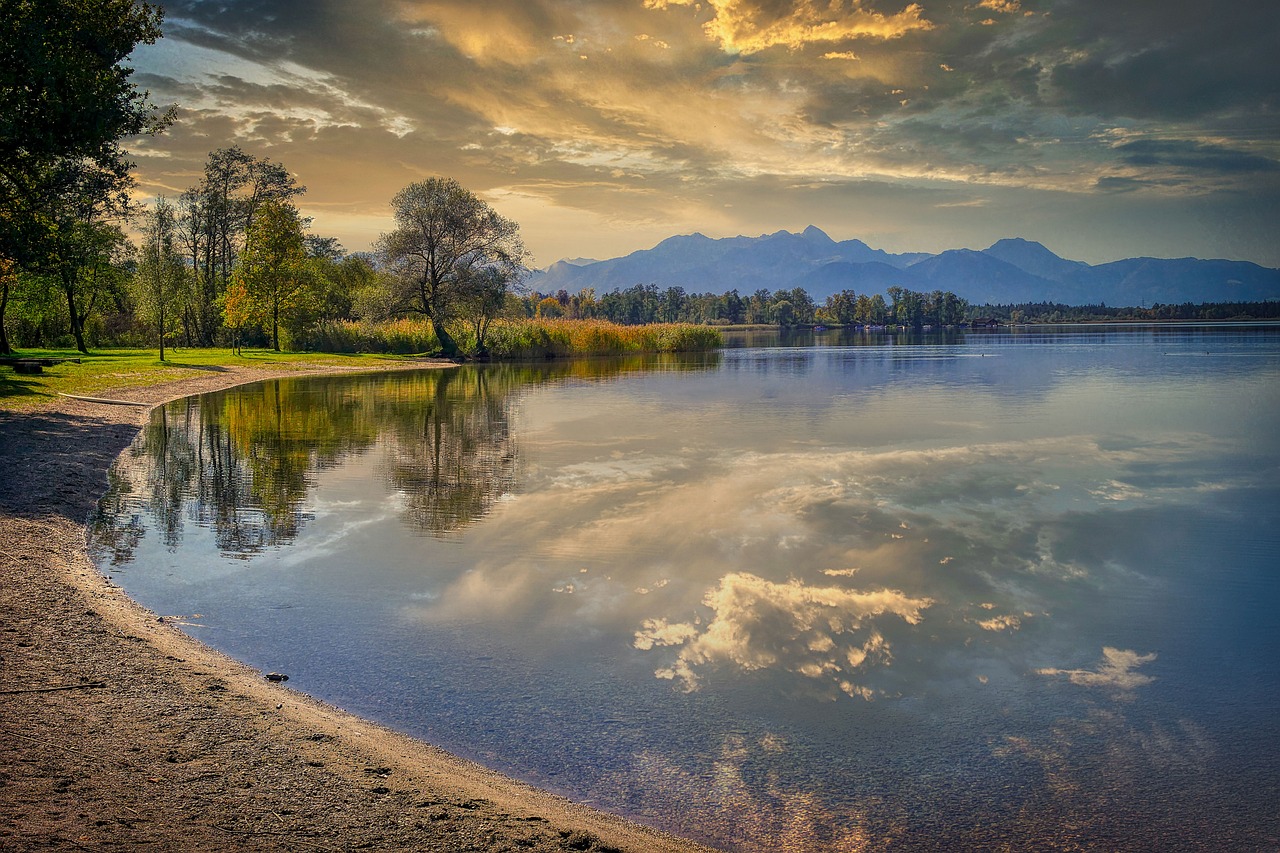 Lake - free online jigsaw puzzle photo