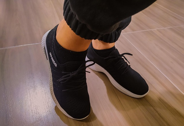 Free Feet Model photo and picture