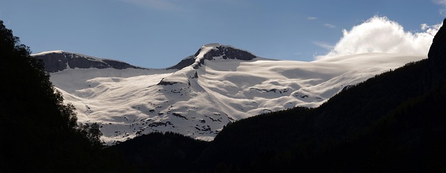 Free Mountain Snow photo and picture