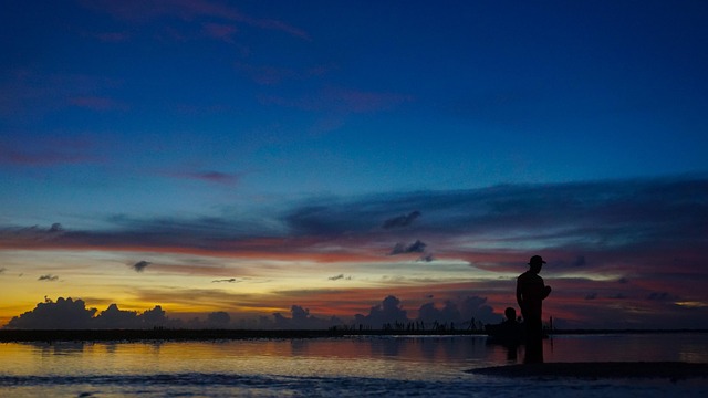 Free Beach Men photo and picture