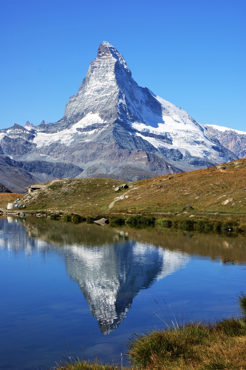 Page 2 - 200,000+ Free The Matterhorn Under A Cloudy Sky & Matterhorn ...