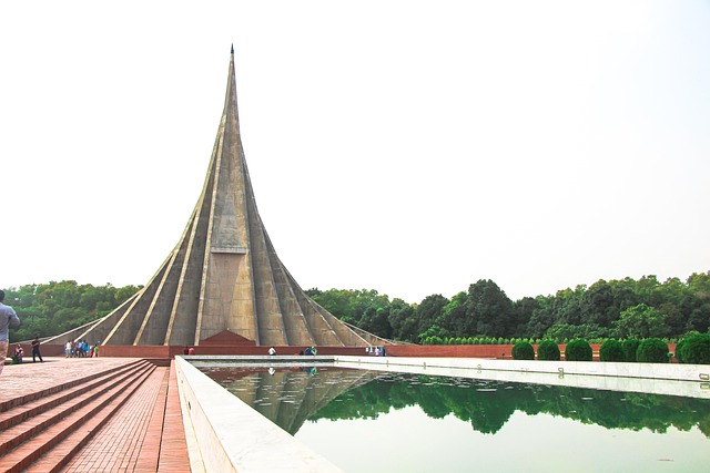 Free Sritishodho Monument photo and picture