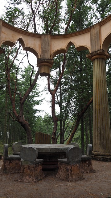 Grav, Gammel, Krypt, Monument