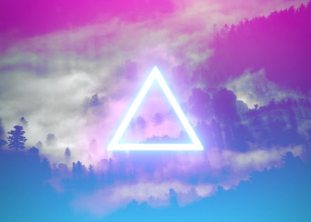 Free triangle background retro illustration