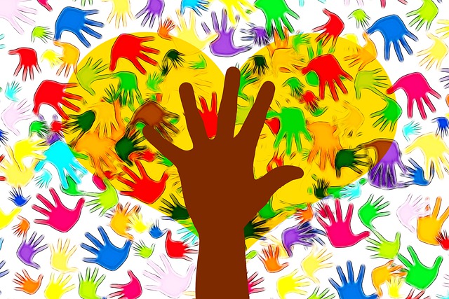 Free heart hands volunteers illustration