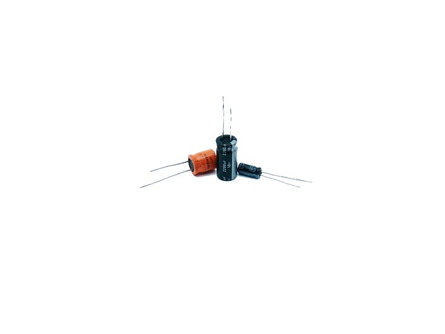 Condensator, Elektronica, Onderdelen