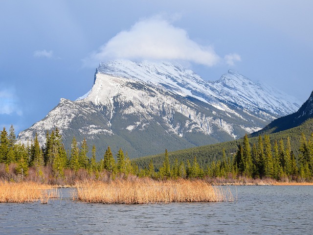 Free Rocky Mountains Canada photo and picture