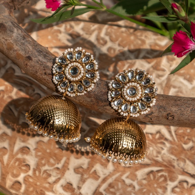 Free Golden Jewelry photo and picture