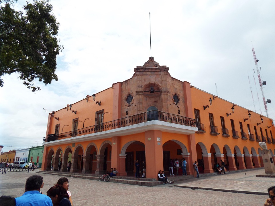Universidad De Guanajuato, Gran calera Monumental De Acco Principal Foto de archivo - Imagen