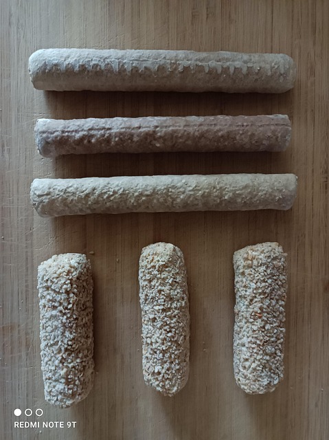 Frikandel, Frikandellen, Kroket