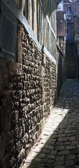 Free Alley Close photo and picture