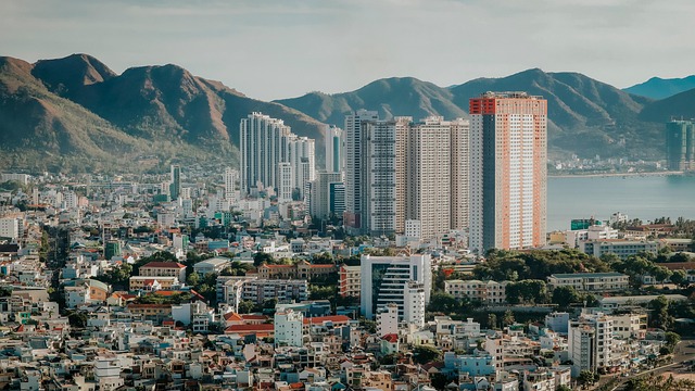 Free Cityscape Mountains photo and picture