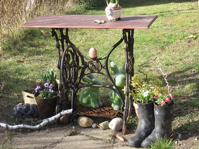 Free Easter Table Easter Decorations photo and picture
