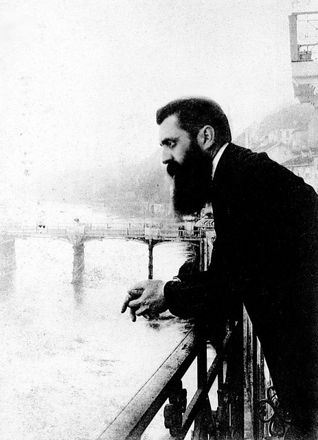 Theodor Herzl, Binyamin Ze'Ev, Hebreo