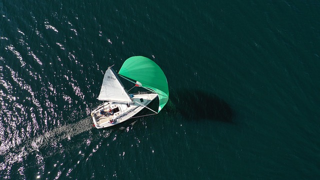 Segelschiff, spinnaker, segel and sailboat — photo by xat-ch