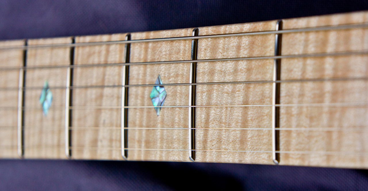 Gitarre Geflammter Ahornhals - Kostenloses Foto auf Pixabay Gitarre Geflammter Ahornhals - Kostenloses Foto auf Pixabay