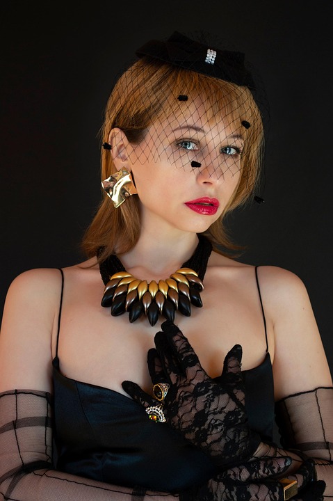 woman-6215911_960_720.jpg