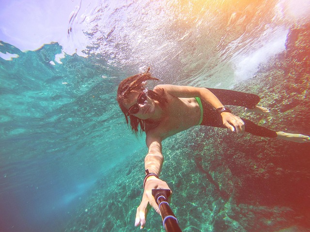 Free Boy Sea photo and picture