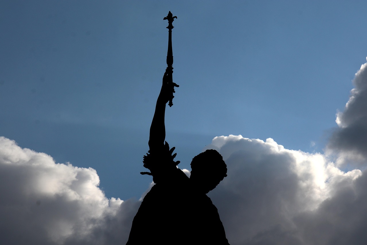 Statue - free online jigsaw puzzle photo