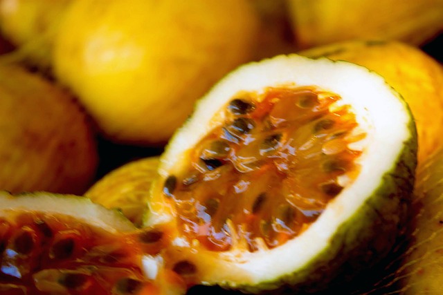 Free Passion Fruit Fruit photo and picture